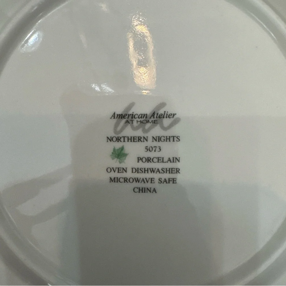 American Atelier Northern Lights 5073 Polar Bear Salad Plate Wildlife
